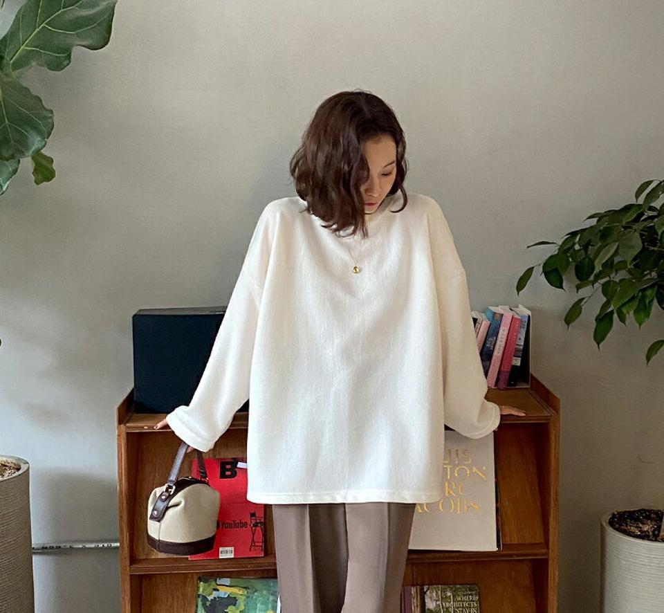 ≪人気商品再入荷≫起毛ルーズフィットTシャツ・全4色・b65973 レディース 【tops】韓国ファッション トップス Tシャツ 大人 長袖 ラウンドネック 起毛 ルーズ スリット 無地 ベーシック シンプル 体型カバー フェミニン カジュアル 秋 冬