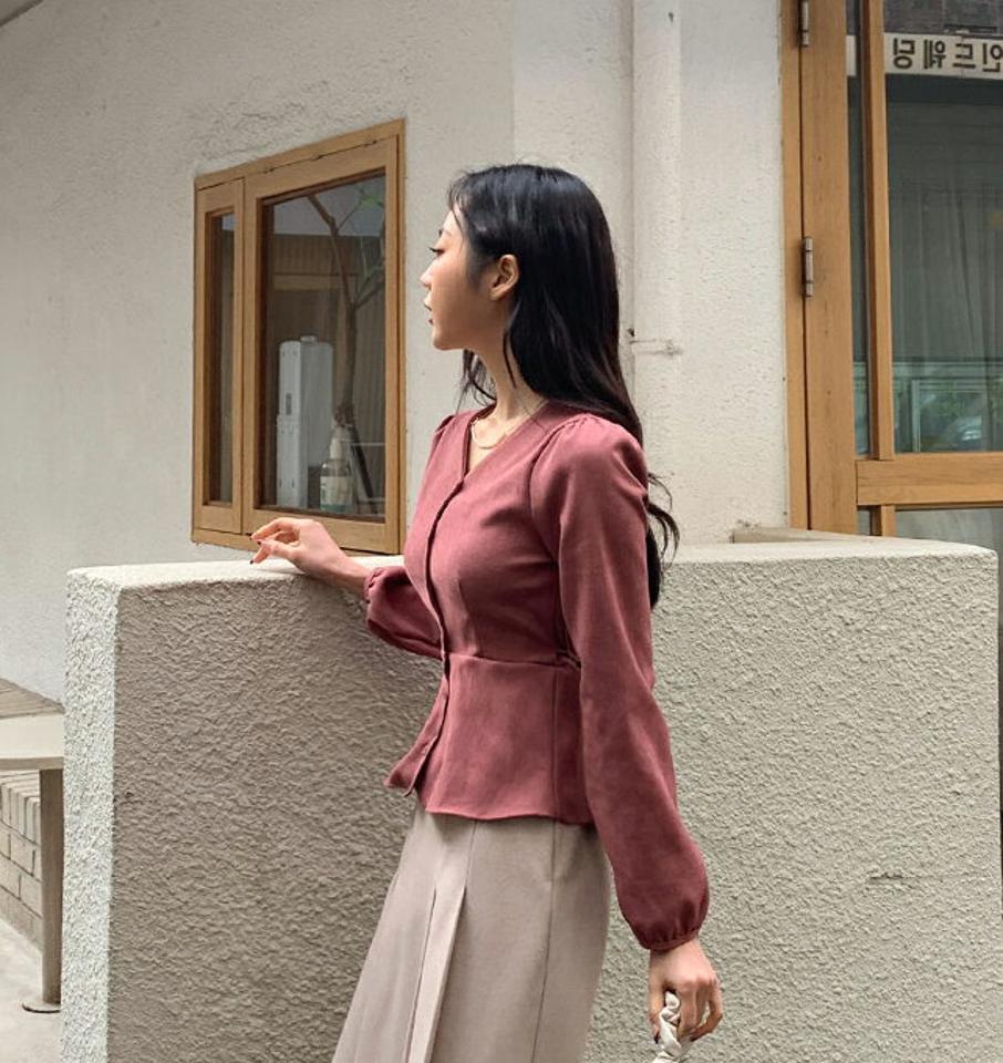 起毛Vネックリボンブラウス・全3色・t65963 レディース 【bl】韓国ファッション トップス ブラウス 長袖 Vネック リボン 起毛 ボタン 無地 シンプル リボン スリム 大人 体型カバー カジュアル フェミニン デイリー 秋 冬