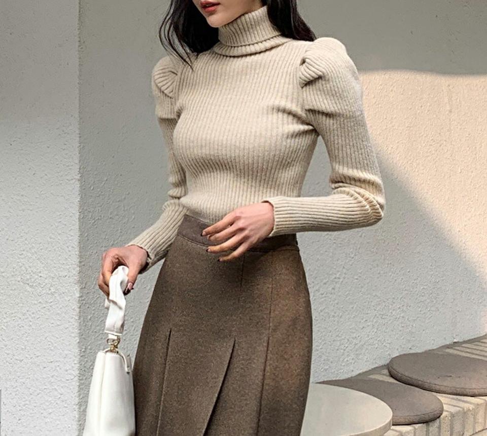 タートルネックパフリブニット・全3色・b65996 レディース 【tops】韓国ファッション トップス ニット 大人 長袖 タートルネック パフスリーブ リブ アンバランス丈 スリット スリム 無地 シンプル 体型カバー フェミニン カジュアル 秋 冬