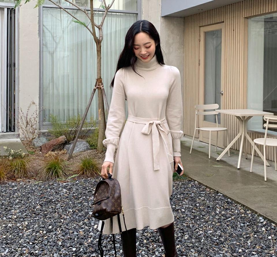ストラップ付タートルネックニットワンピース・全2色・b65975 レディース 【ops】韓国ファッション ワンピース ミディ ミディワンピース 長袖 タートルネック ストラップ付 ニットワンピース 大人 ミディグ丈 無地 シンプル スリム 体型カバー 秋 冬