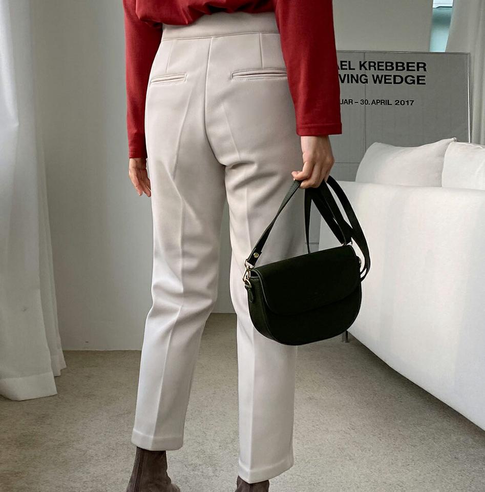 裏起毛ストレートスラックス・全2色・b66000 レディース 【pt】韓国ファッション ボトムス ロング ロングパンツ スラックスパンツ スラックス 裏起毛 ストレート 無地 ベーシック シンプル 体型カバー カジュアル フェミニン 秋 冬