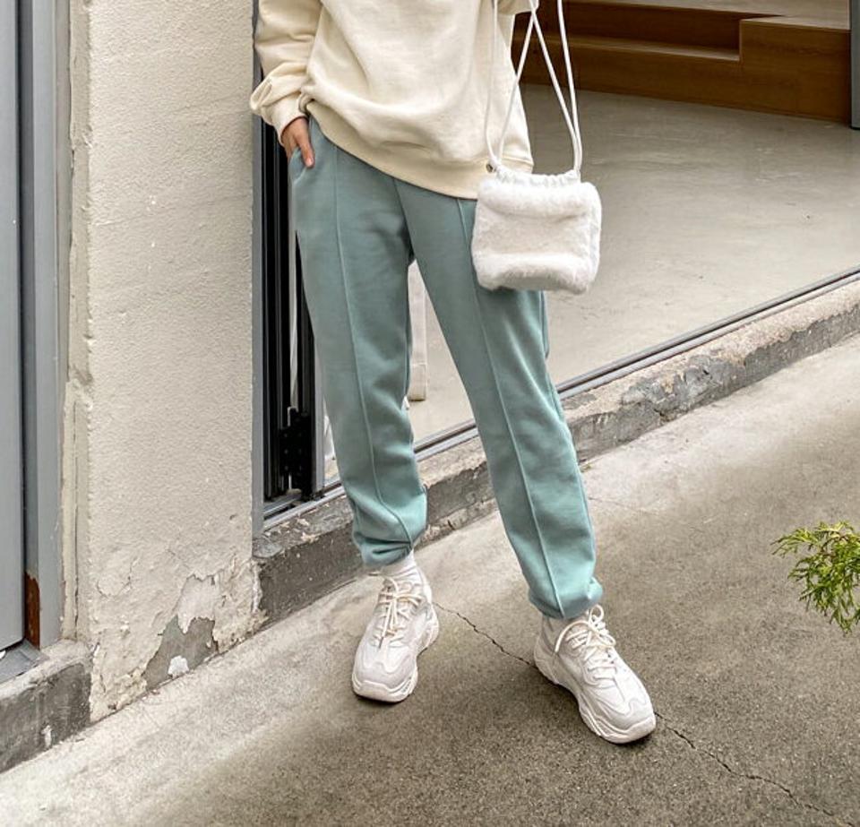 裏起毛センタープレスジョガーパンツ・全5色・b65987 レディース 【pt】韓国ファッション ボトムス ロング ロングパンツ 裏起毛 センタープレス ジョガーパンツ ウエストゴム 無地 シンプル 体型カバー カジュアル フェミニン 秋 冬