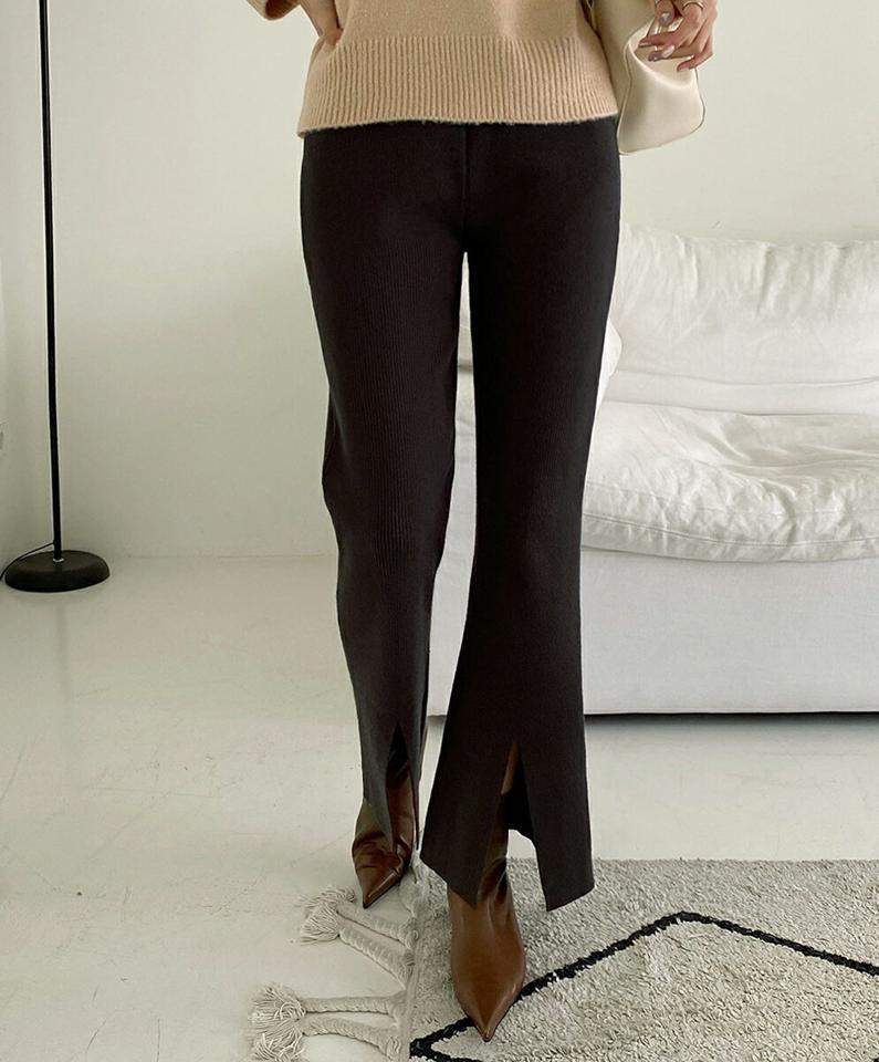 スリットフレアニットパンツ・全4色・b71376 レディース 【pt】パンツ ニット ズボン ロングパンツ ニットパンツ フレアパンツ スリット 単色 無地 シンプル カジュアル ウエストゴム ラフ 大人 秋 冬 韓国ファッション ハイホリHIHOLLI