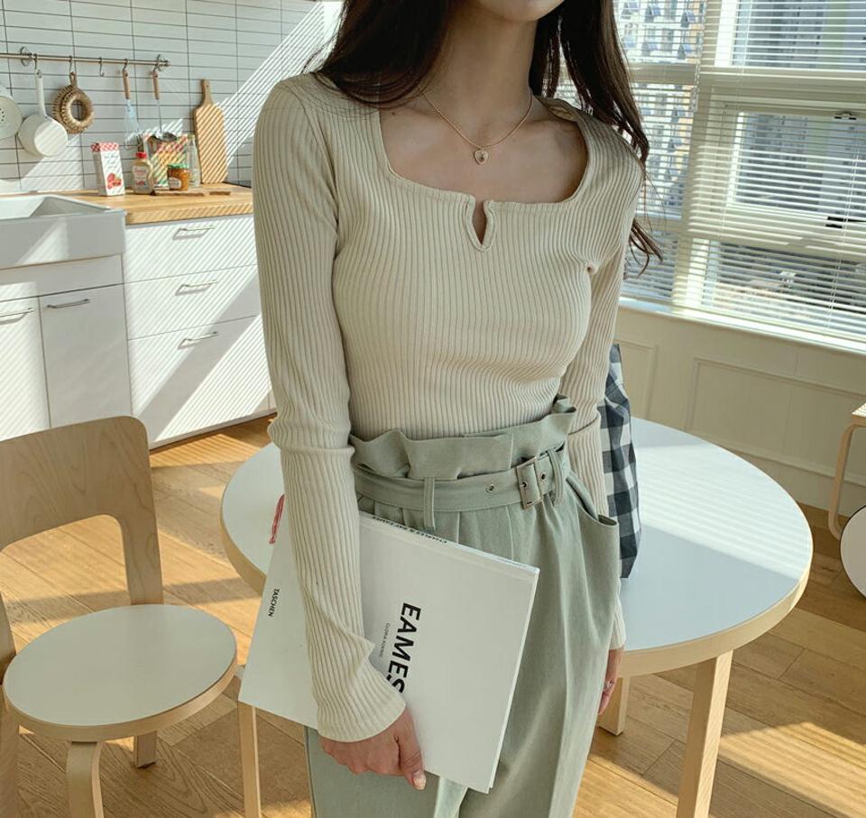 ≪人気商品再入荷≫スリットスクエアネックTシャツ・全3色・e62933 レディース 【tops】韓国ファッション トップス Tシャツ 大人 長袖 スクエアネック デコルテ スリット スリム 無地 シンプル フェミニン カジュアル 秋 冬