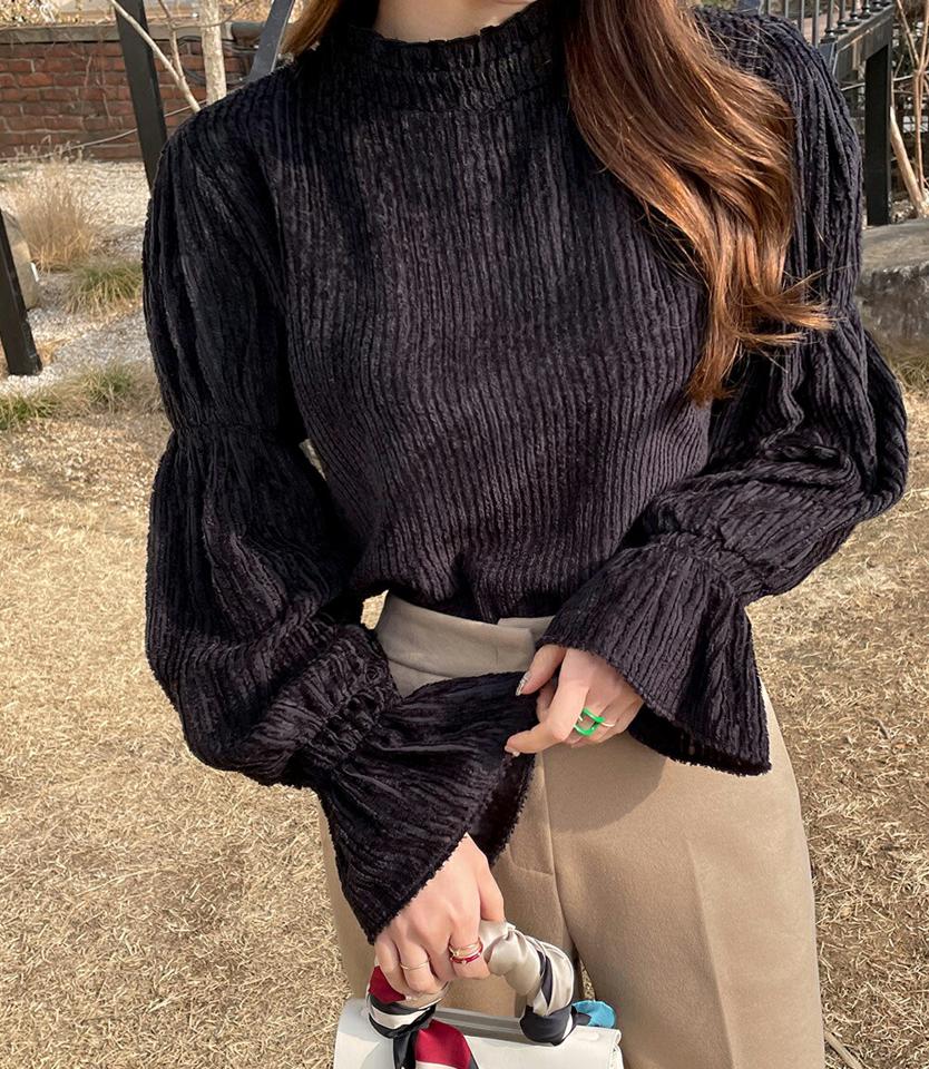 シャーリングフリンジブラウス・全2色・t00782 レディース 【bl】トップス ブラウス 長袖 フリンジ シャーリング 袖コンシャス フェミニン 大人 きれいめ フリル ハーフネック 上品 秋 冬 韓国ファッション ハイホリHIHOLLI