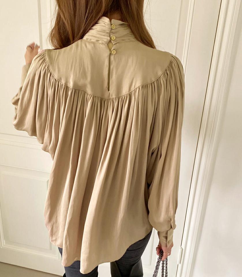 ハイネックギャザーフレアブラウス・全4色・b00783 レディース 【bl】トップス ブラウス 長袖 ギャザー ハイネック フレア フェミニン 大人 光沢感 単色 アンバランス 上品 秋 冬 韓国ファッション ハイホリHIHOLLI