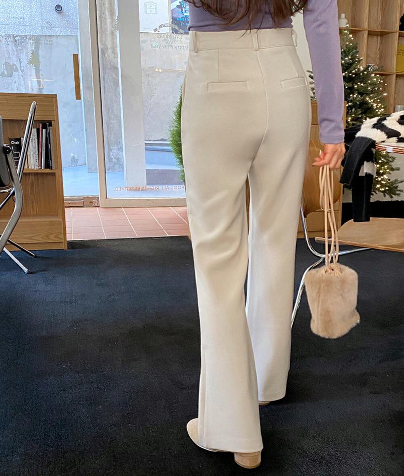 セミフレアスラックス・全2色・t66056 レディース 【pt】韓国ファッション ボトムス ロング ロングパンツ スラックスパンツ スラックス セミフレア 無地 シンプル ベルトループ ブーツカット 体型カバー カジュアル フェミニン 秋 冬