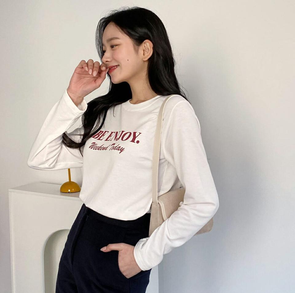 裏起毛レタリングスリットTシャツ・全4色・b01809 レディース 【tops】韓国ファッション トップス Tシャツ 長袖 ラウンドネック 裏起毛 レタリング 英字 ロゴ スリット シンプル フェミニン カジュアル デイリー 秋 冬 NIJU
