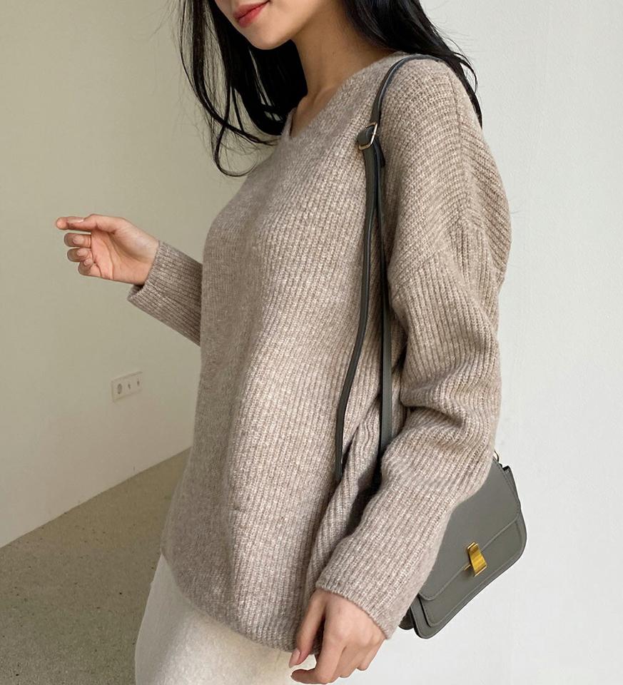 Vネックルーズニット・全5色・b01815 レディース 【tops】韓国ファッション トップス ニット 長袖 年上 Vネック ルーズ カラーニット ドロップショルダー フェミニン 無地 ベーシック シンプル デイリー カジュアル 秋 冬 NIJU