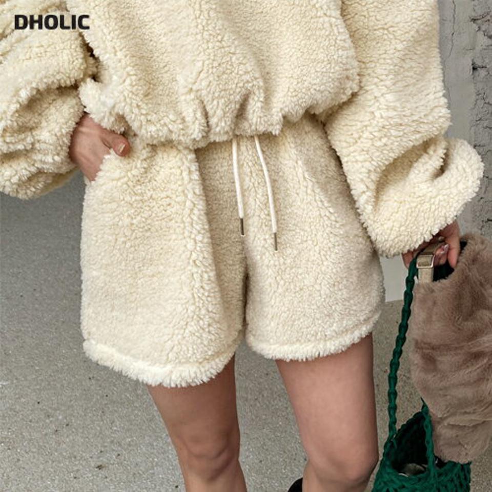 ボアショートパンツ・全2色・t01826 レディース 【pt】韓国ファッション ボトムス パンツ ショート ショートパンツ ボア ショート丈 デイリー ウエストゴム ポケット 無地 シンプル 足長 体型カバー 秋 冬 NIJU