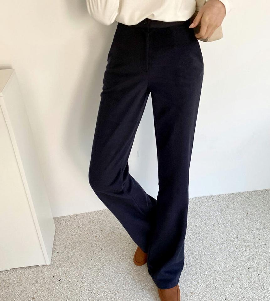起毛セミフレアスラックス・全3色・t01832 レディース 【pt】韓国ファッション ボトムス パンツ ロング ロングパンツ スラックスパンツ 起毛 セミフレア ロング丈 デイリー 無地 ベーシック シンプル 足長 秋 冬 NIJU