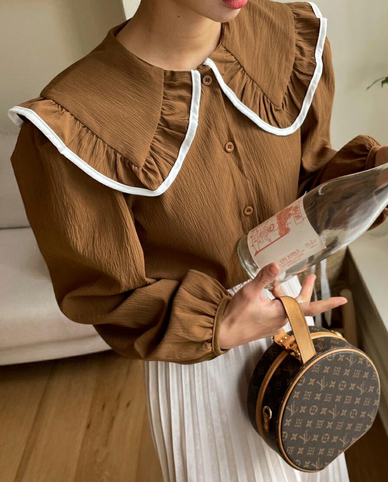 フリルビッグカラーリンクルブラウス・全2色・t66059 レディース 【bl】韓国ファッション トップス ブラウス 長袖 カラーネック フリル 襟コン ビッグカラー リンクル メリハリ ボタン 無地 シンプル 大人 体型カバー カジュアル フェミニン 秋 冬