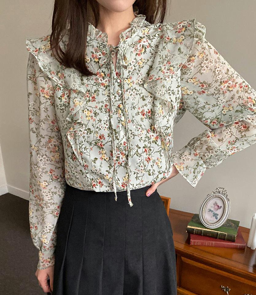 フリルフローラルリボンブラウス・全4色・t00004 レディース 【bl】韓国ファッション トップス ブラウス 長袖 ボウタイ フリル フローラル 花柄 襟コン フラワー リボン スリット シンプル 大人 体型カバー カジュアル フェミニン 秋 冬