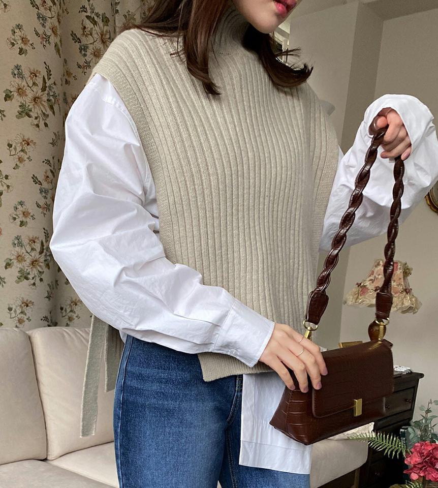 ハイネックノースリニット・全4色・b00009 レディース 【tops】韓国ファッション トップス ニット 大人 ノースリーブ ハイネック ウール混 ボタン アンバランス丈 ストラップ スリーブレ 無地 シンプル 体型カバー フェミニン 秋 冬
