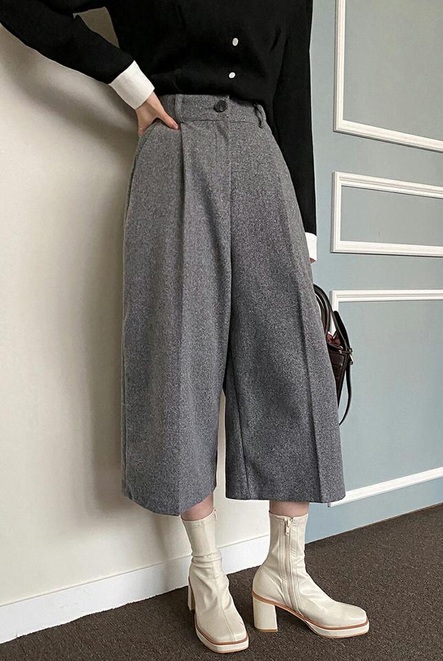 クロップドタックパンツ・全2色・t00019 レディース 【pt】韓国ファッション ボトムス パンツ クロップド ワンタック ワイドパンツ ポケット ウール混 無地 シンプル 体型カバー カジュアル フェミニン 秋 冬