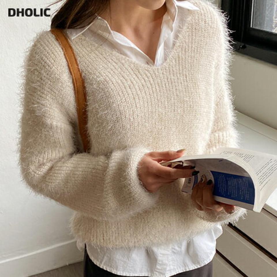 ファータッチVネックニット・全5色・t00009 レディース 【tops】 韓国ファッション トップス ニット Vネック 長袖 デコルテ ファー フェザー パイル シャギー ブークレ ショート丈 ルーズ パステルカラー 無地 カジュアル 秋 冬