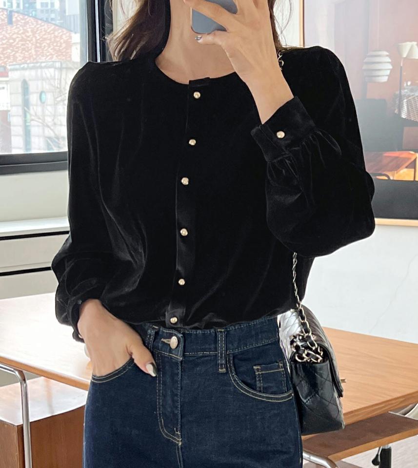 【10%OFF】ベロアラウンドボタンブラウス・全2色・b00034 レディース 【bl】 韓国ファッション トップス ブラウス ラウンドネック ボタン 前開 長袖 ベロア ベルベット ベッチン ビーロード ソフト やわらかい 無地 カジュアル 秋 冬【blセール】
