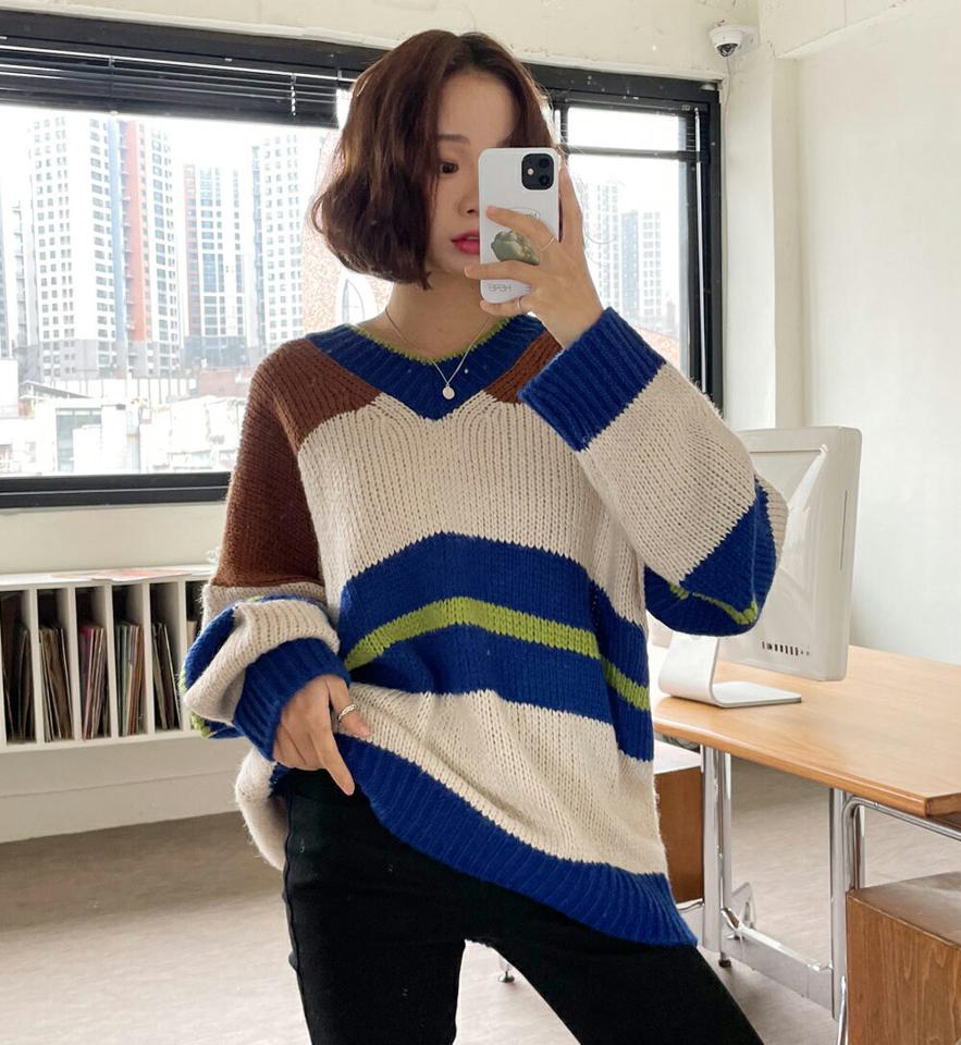 【只今10%OFF】Vネック配色ルーズニット・全3色・t00012 レディース 【tops】 韓国ファッション トップス ニット Vネック 長袖 ルーズ ゆったり 体型カバー オーバーサイズ カラーブロック ボーダー パターン 柄 カジュアル 秋 冬【ニットセール】