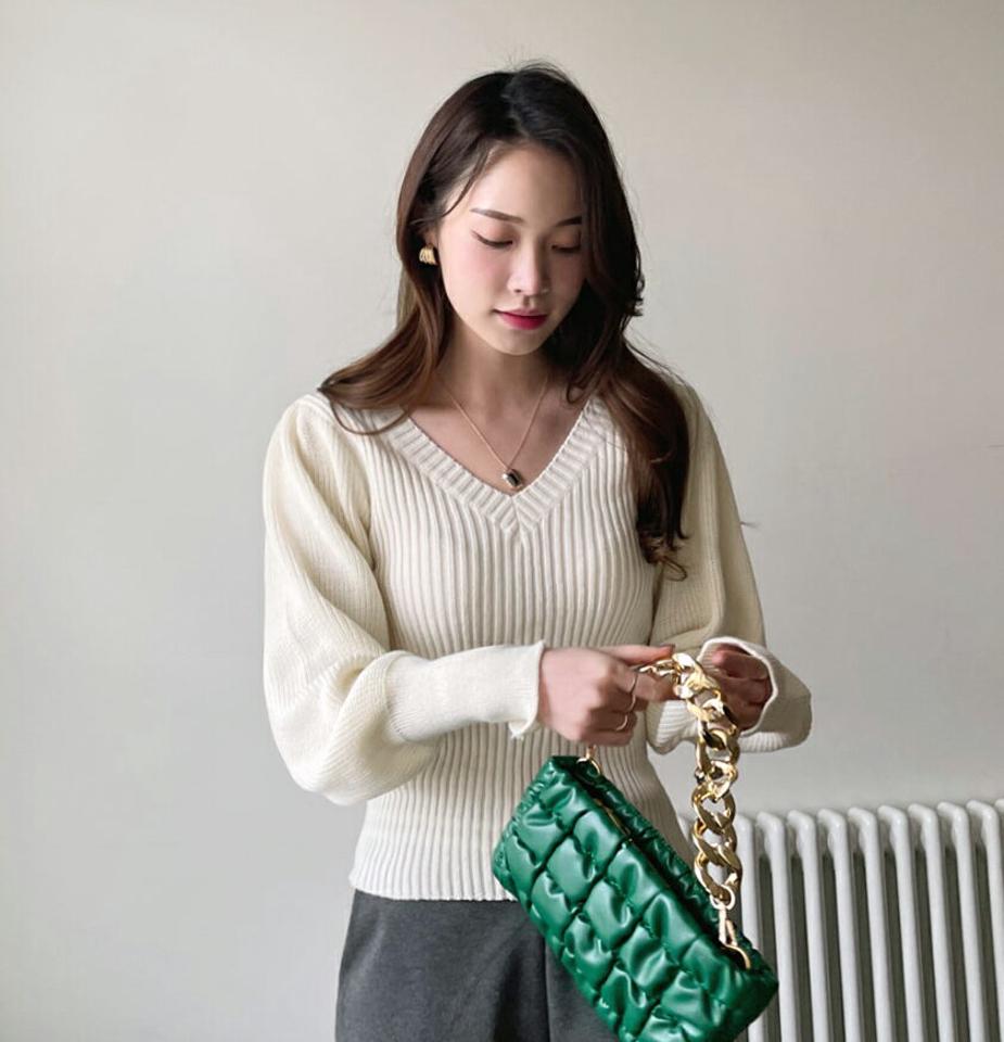 ≪人気商品再入荷≫Vネックパフスリーブニット・全5色・b71450 レディース 【tops】 韓国ファッション トップス ニット Vネック 長袖 パステル パフスリーブ リブニット タイト カラーニット スリム 無地 ハイゲージ 冬 ハイホリHIHOLLI 年上