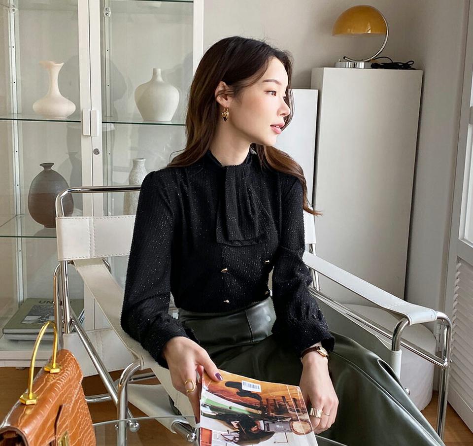 ダブルボタンリボンタイブラウス・全3色・b00009 レディース 【bl】 韓国ファッション トップス ブラウス 長袖 パフスリーブ ボウタイ ネックリボン 襟コン スリム 細身 オフィス 大人 カジュアル 冬 ハイホリHIHOLLI