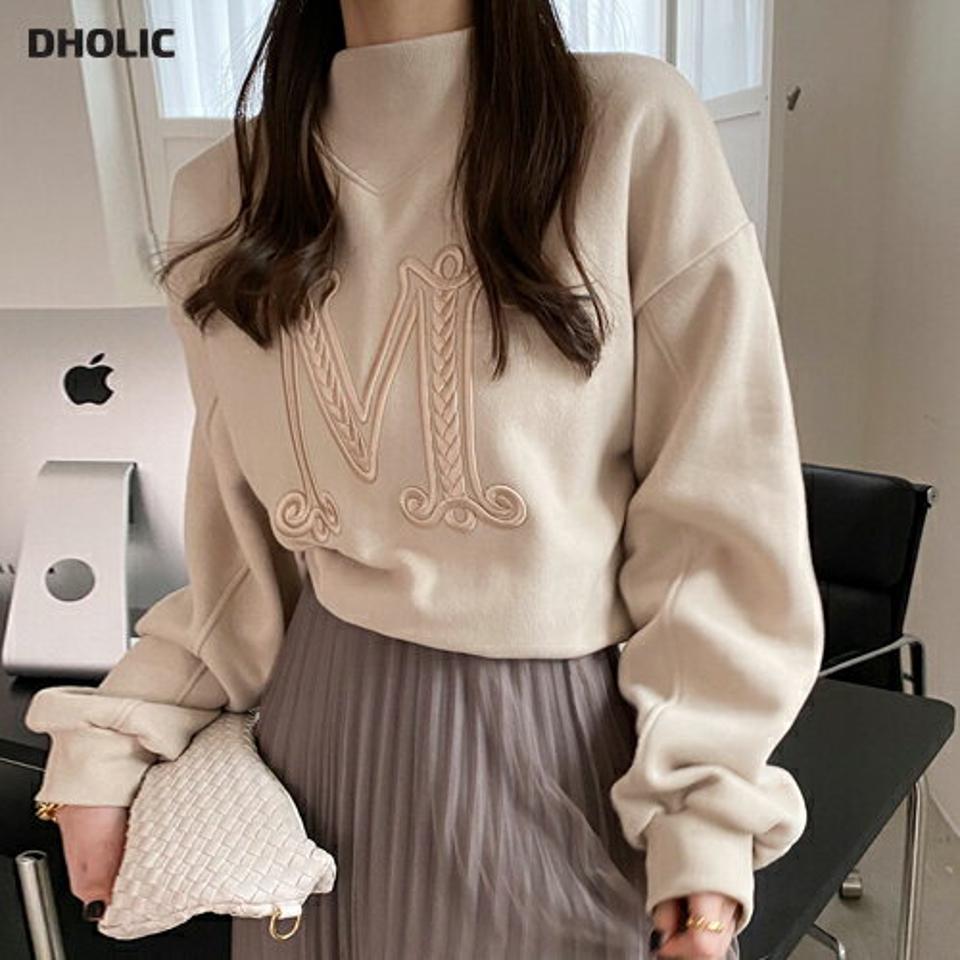 裏起毛M刺繍スウェット・全2色・b00004 レディース 【tops】 韓国ファッション トップス スウェット トレーナー Tシャツ カットソー モックネック ハーフネック ボトルネック 刺繍 レタリング ロゴ 長袖 カジュアル 冬 ハイホリHIHOLLI