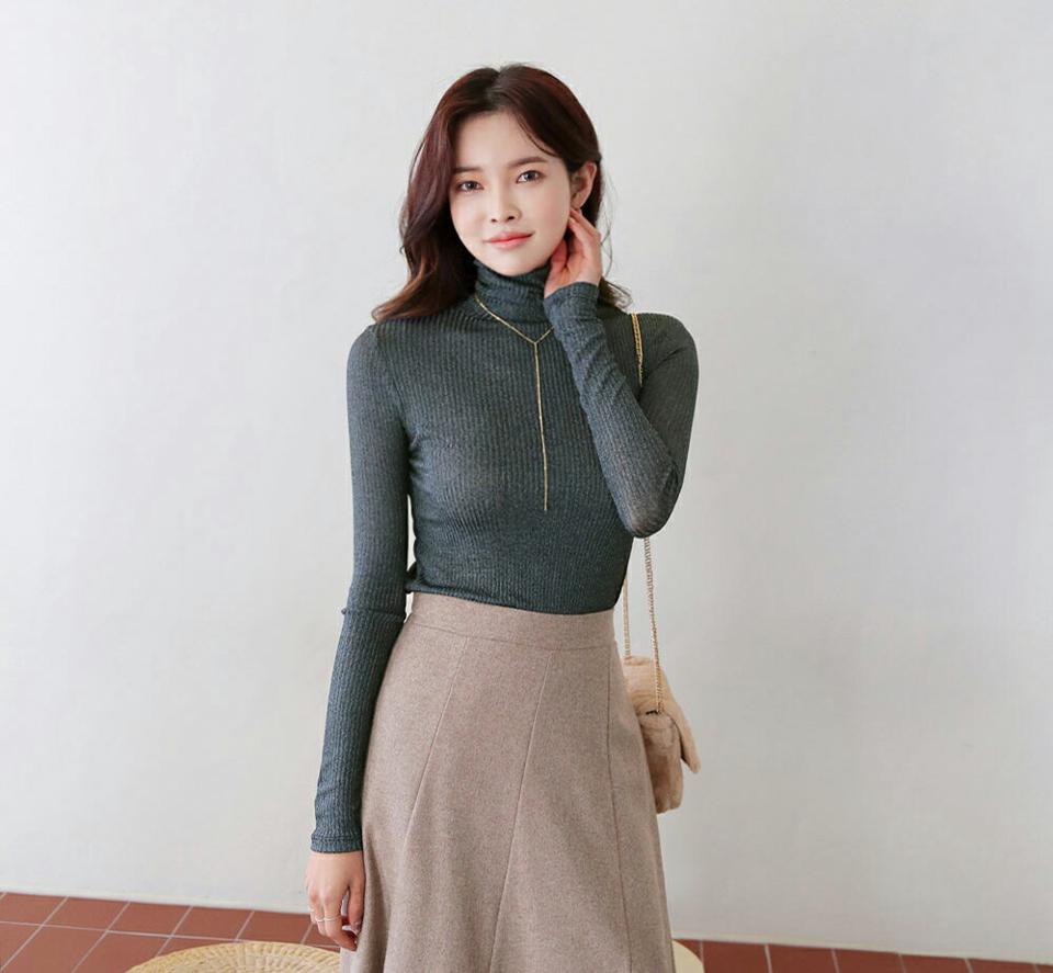 グリッタータートルネックニット・全5色 t54821 レディース【tops】トップス ニット リブニット グリッター 光沢 細身 スリム タートルネック タートル 長袖 年上 無地 大人 カジュアル カラーニット 青 秋 冬 ハイホリHIHOLLI