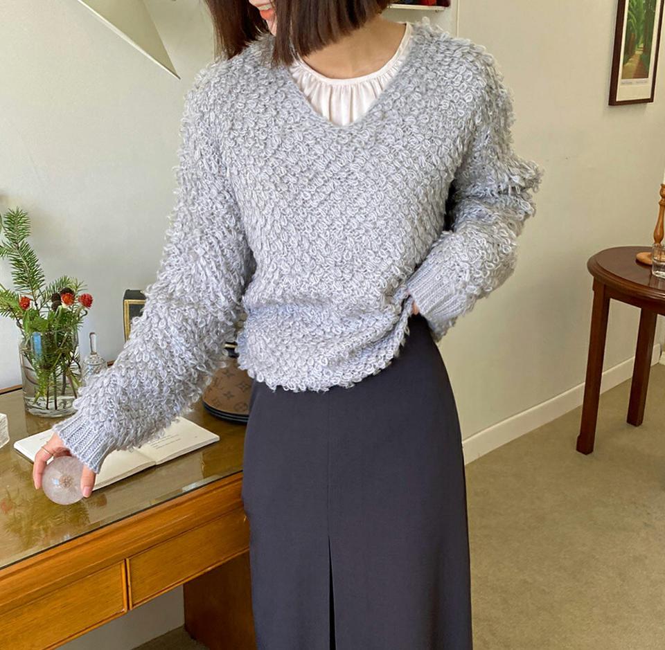 ブークレVネックルーズニット・全4色・t66486 レディース 【tops】韓国ファッション トップス ニット 大人 長袖 Vネック ブークレ編み ルーズ ゆったり アクリル シンプル 体型カバー フェミニン カジュアル 秋 冬