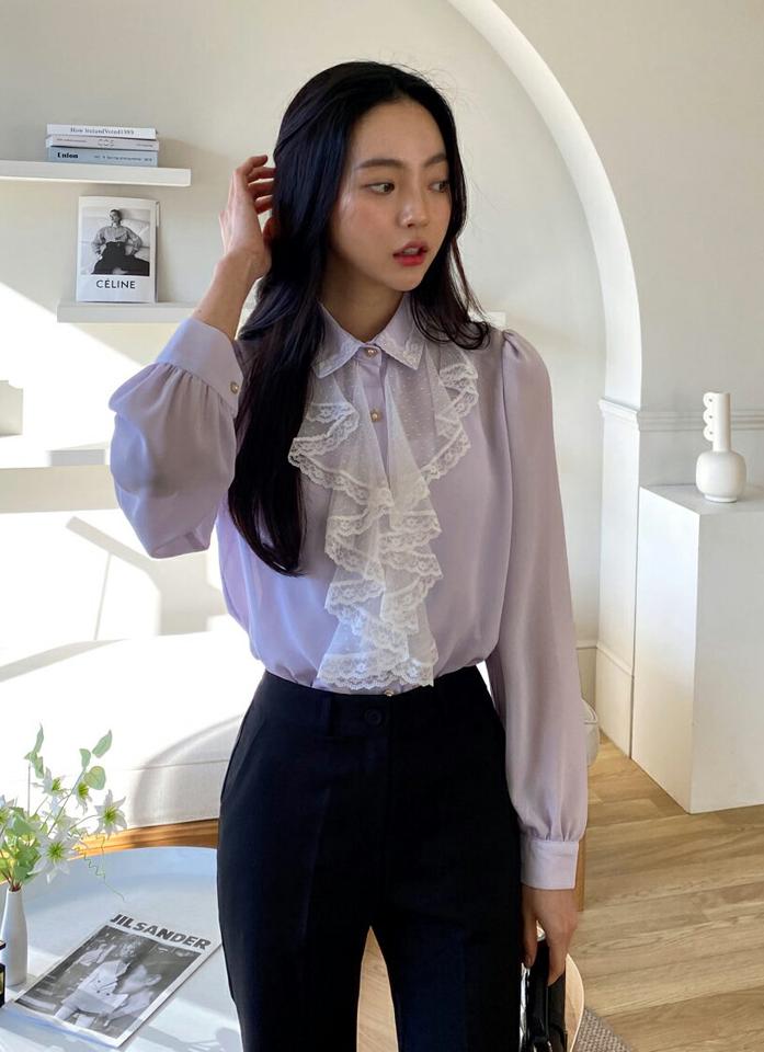 レースパール調ボタンブラウス・全2色・t00062 レディース 【bl】韓国ファッション トップス ブラウス 長袖 カラーネック ドット 花柄 スカラップ シアーレース パール調 ボタン シンプル 大人 体型カバー カジュアル フェミニン 春 秋 冬