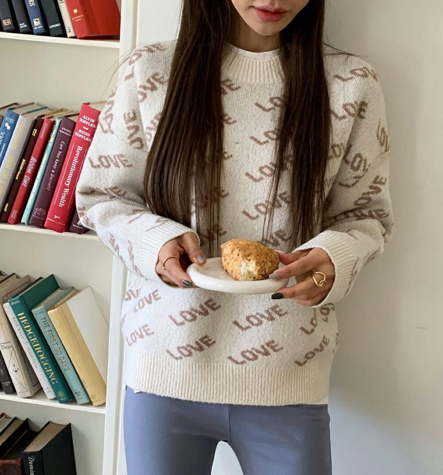 ラウンドLOVEパターンニット・全2色・b66489 レディース 【tops】韓国ファッション トップス ニット 大人 長袖 ラウンドネック LOVEパターン 異素材 シンプル 体型カバー フェミニン カジュアル 秋 冬