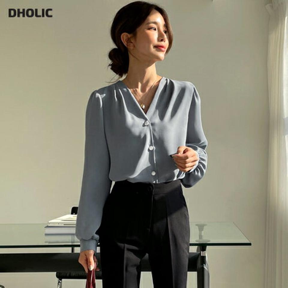 Vネックギャザーブラウス・全4色・t00068 レディース 【bl】韓国ファッション トップス ブラウス 長袖 Vネック ギャザー 無地 ボタン パフスリーブ シンプル 大人 ルーズ 体型カバー カジュアル フェミニン 春 秋 冬