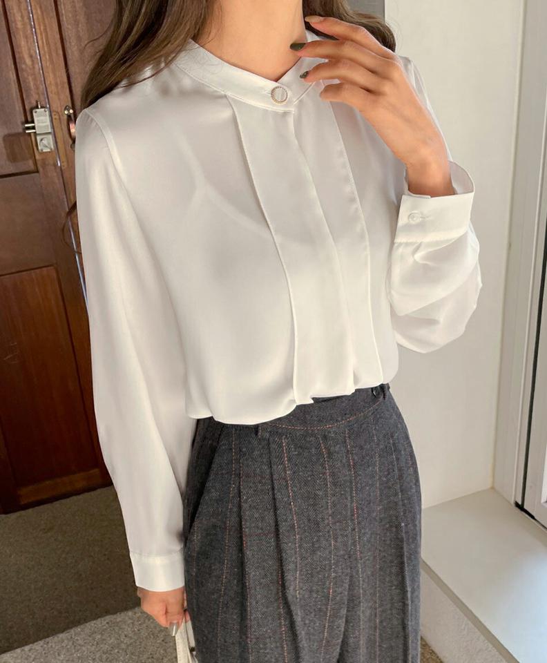 タックボタンブラウス・全4色・t00083 レディース 【bl】韓国ファッション トップス ブラウス 長袖 バンドカラー タック カフス ボタン ラウンドカット 無地 シンプル 大人 体型カバー カジュアル フェミニン 春 秋 冬