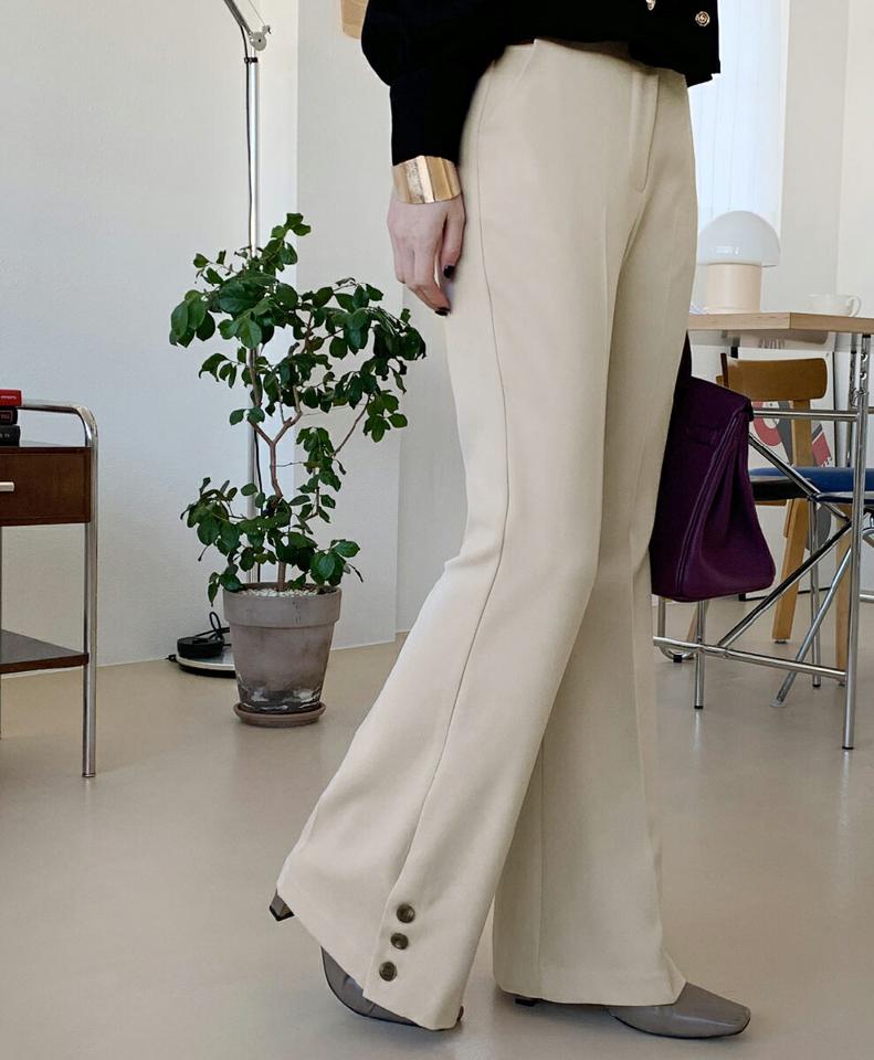 ボタンフレアスラックス・全3色・t71532 レディース 【pt】スラックス パンツ ズボン ロングパンツ 長ズボン フレア 単色 無地 シンプル 大人 カラーパンツ カジュアル ハイウエスト 秋 冬 韓国ファッション ハイホリHIHOLLI