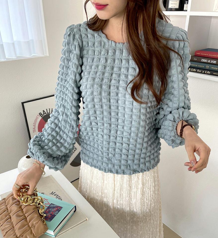 エンボスパフブラウス・全4色・t71517 レディース 【tops】トップス ブラウス 長袖 パフ袖 パフスリーブ エンボス カジュアル 大人 ユニーク かわいい ボリューム袖 秋 冬 韓国ファッション ハイホリHIHOLLI