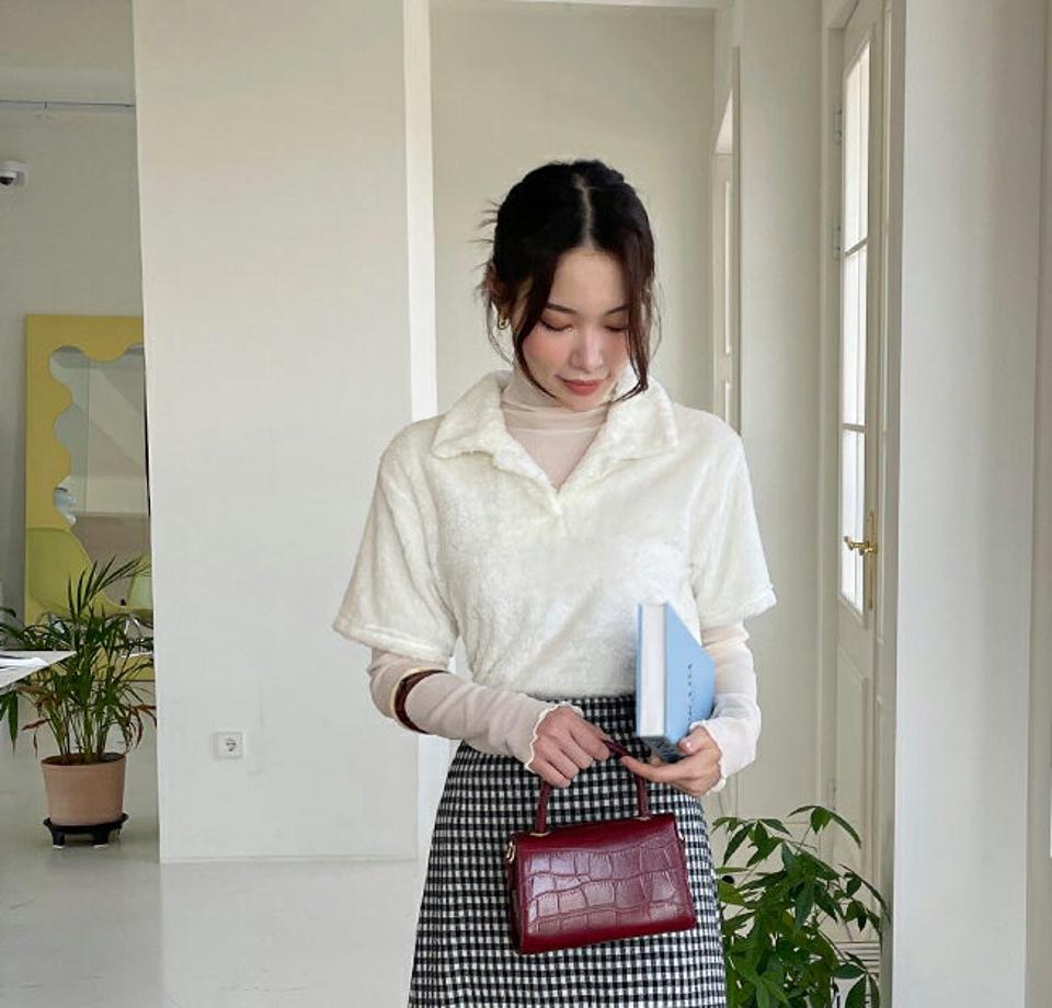 エコファーカラーTシャツ・全5色・t00049 レディース 【tops】トップス Tシャツ 半袖 フェイクファー シンプル ポロ襟 大人 カジュアル クロップド丈 秋 冬 韓国ファッション ハイホリHIHOLLI