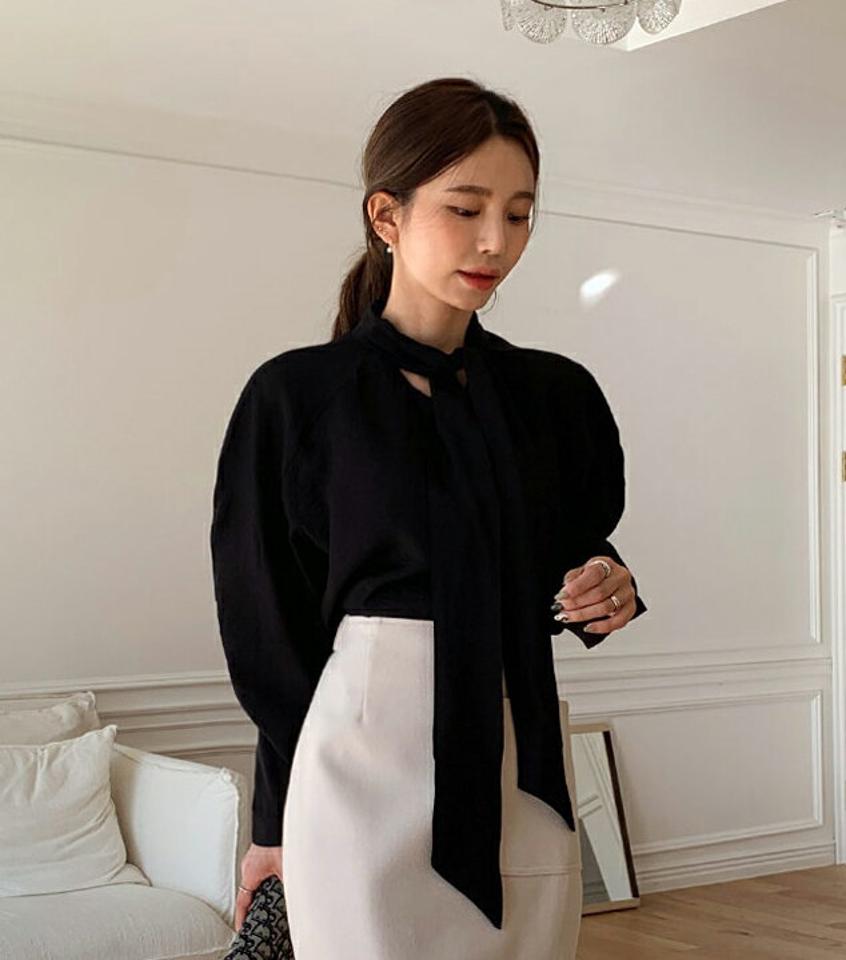 2WAYネックリボンラグランブラウス・全3色・t00071 レディース 【bl】韓国ファッション トップス ブラウス 長袖 ネックリボン ラグラン シアー 光沢 モダン ギャザー 無地 シンプル 大人 体型カバー カジュアル フェミニン 春 秋 冬