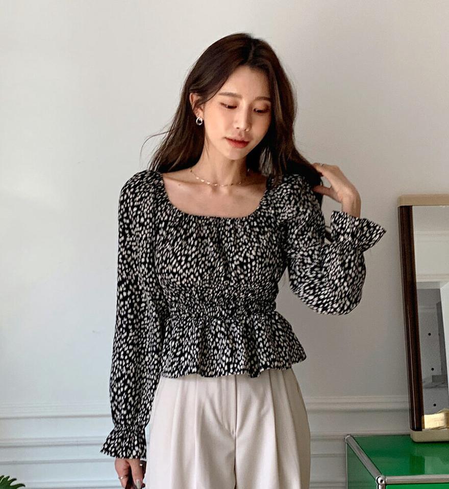 2WAYレオパードシャーリングブラウス・全2色・t00072 レディース 【bl】韓国ファッション トップス ブラウス 長袖 スクエアネック オフショル レオパード シャーリング クロップド丈 ラグラン シンプル 体型カバー カジュアル フェミニン 春 秋 冬