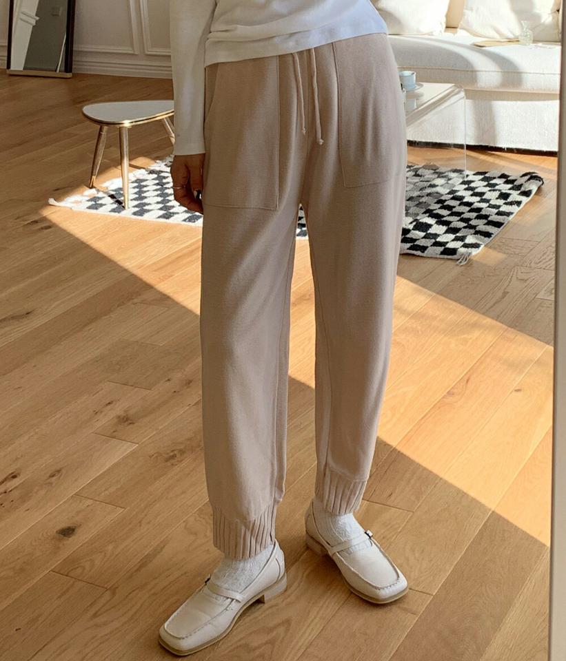 ドロストニットジョガーパンツ・全2色・t00076 レディース 【pt】韓国ファッション ボトムス ロング ロングパンツ ニット素材 ワイド ジョガーパンツ ウエストゴム ストリング ハイウエスト 無地 シンプル 体型カバー フェミニン カジュアル 秋 冬