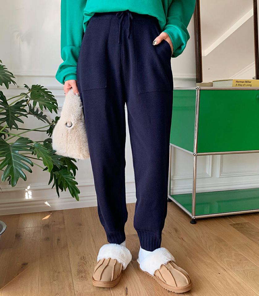 ドロストニットジョガーパンツ・全2色・t00076 レディース 【pt】韓国ファッション ボトムス ロング ロングパンツ ニット素材 ワイド ジョガーパンツ ウエストゴム ストリング ハイウエスト 無地 シンプル 体型カバー フェミニン カジュアル 秋 冬