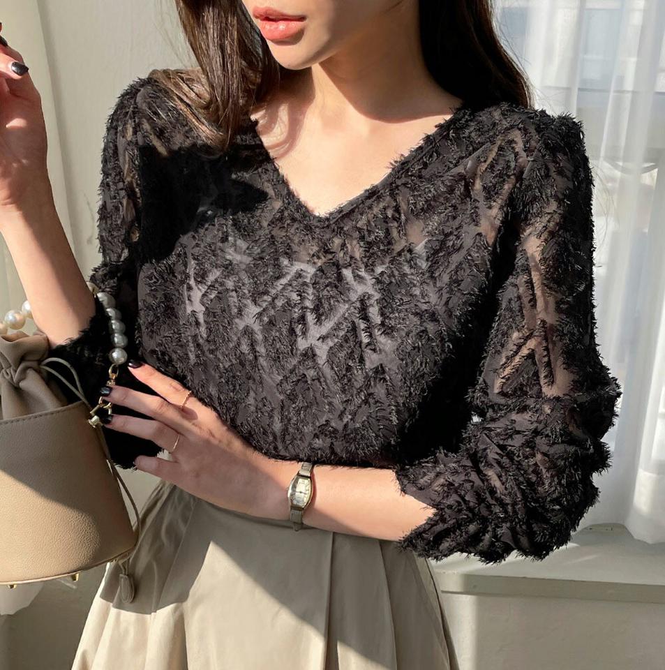 Vネックフリンジリボンブラウス・全2色・t71515 レディース 【bl】トップス ブラウス 長袖 Vネック フリンジ りぼん フェミニン レディ 大人 かわいい デコルテ 秋 冬 韓国ファッション ハイホリHIHOLLI