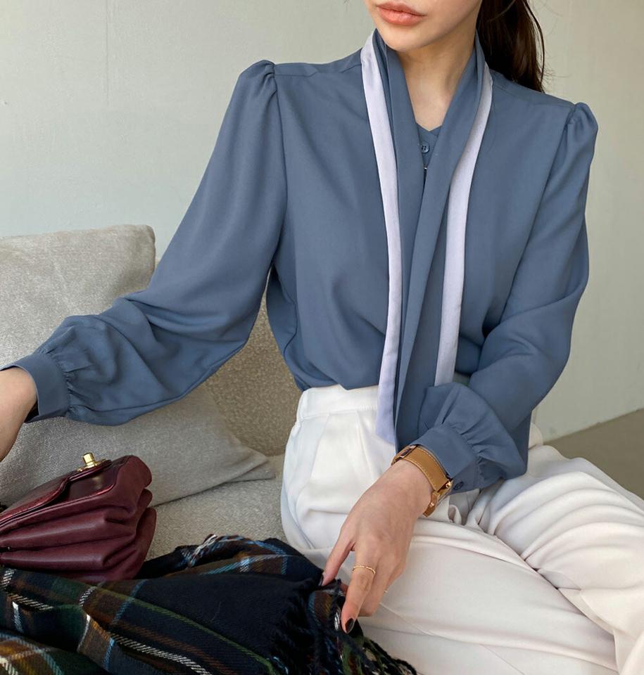 パール調ブローチ付タイブラウス・全3色・71518 レディース 【bl】トップス ブラウス 長袖 ブローチ パール 長袖 ボウタイ シンプル 大人 きれいめ オフィスカジュアル 襟コン 秋 冬 春 韓国ファッション ハイホリHIHOLLI