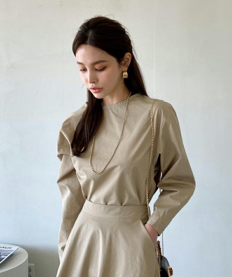 ボタンラウンドブラウス・全3色・t71529 レディース 【bl】トップス ブラウス 長袖 単色 無地 シンプル ベーシック 大人 カジュアル サイドスリット ラウンドネック 秋 冬 韓国ファッション ハイホリHIHOLLI