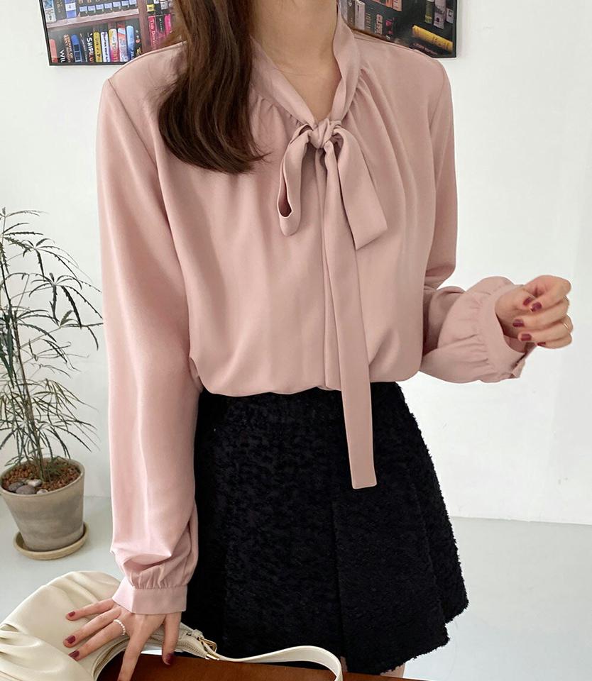 ネックリボンブラウス・全3色・t66548 レディース 【bl】韓国ファッション トップス ブラウス 長袖 ネックリボン ツヤ ボタン ギャザー パフ シフォン 単色 パステル シンプル 大人 体型カバー カジュアル フェミニン 春 秋 冬