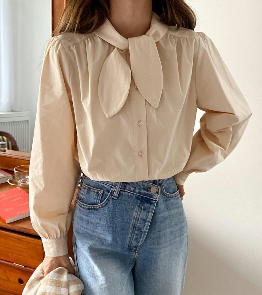 ネックリボンボタンブラウス・全3色・b00088 レディース 【bl】韓国ファッション トップス ブラウス 長袖 ネックリボン ボタン 襟コンシャス ギャザー 無地 シンプル 大人 体型カバー カジュアル フェミニン 春 秋 冬