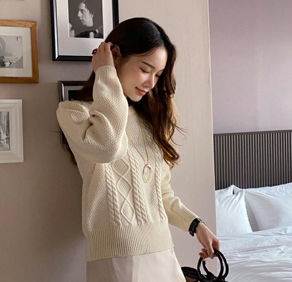 【只今10%OFF】ツイストパフスリーブニット・全5色・00033 レディース 【tops】トップス ニット 長袖 パフスリーブ パフ袖 ツイストニット シンプル カジュアル ラフ クロップド丈 秋 冬 韓国ファッション ハイホリHIHOLLI【ニットセール】