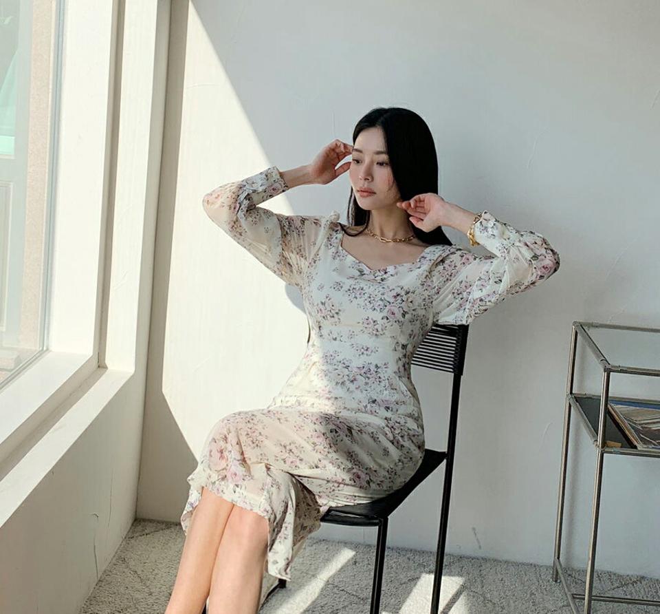 フラワースクエアワンピース・全3色・t00120 レディース 【ops】ワンピース ロング丈 ロングワンピース 長袖 花柄 フェミニン 透け感 かわいい 大人 デコルテ 鎖骨 Iライン 春 秋 冬 韓国ファッション ハイホリHIHOLLI