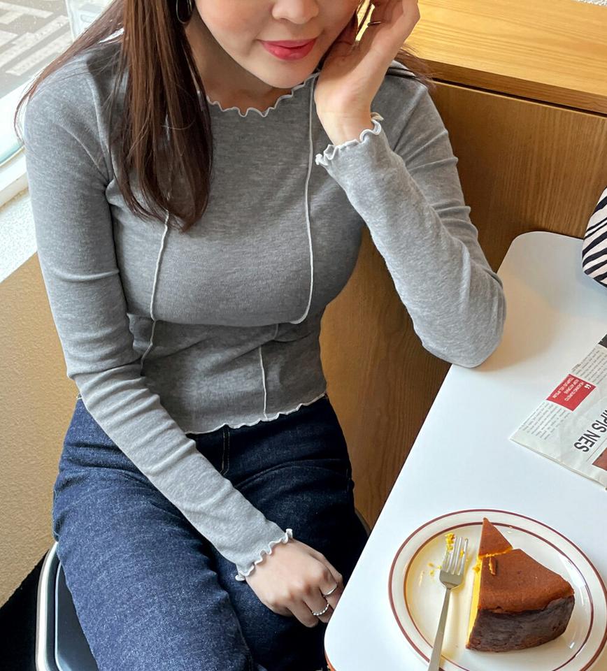 コントラストウェーブラインTシャツ・全3色・t66322 レディース 【tops】韓国ファッション トップス Tシャツ 大人 長袖 コントラスト クロップド丈 ウェーブ ユニーク シンプル スリム 体型カバー 細身 フェミニン カジュアル 秋 冬