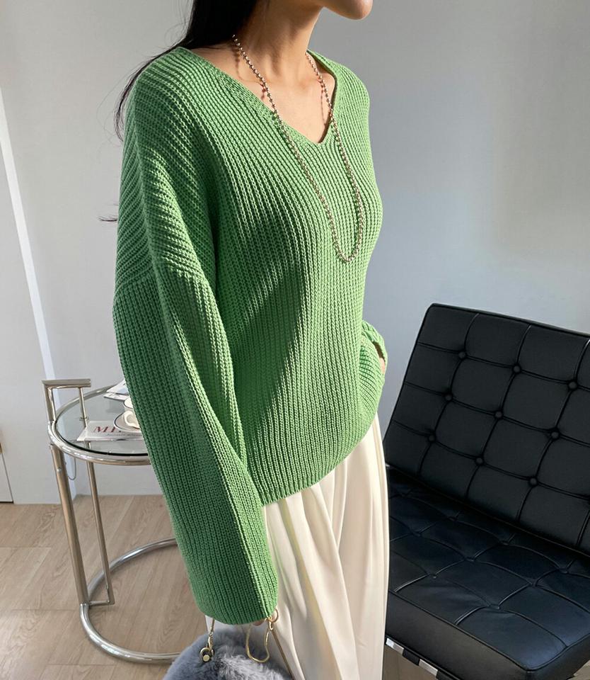 Vネックルーズフィットニット・全6色・t71553 レディース 【tops】トップス ニット 長袖 ゆったり ルーズ 単色 無地 シンプル ベーシック 大人 ラフ カラーアイテム ドロップショルダー アクリル カラーニット 緑 秋 冬 韓国ファッション ハイホリHIHOLLI 年上