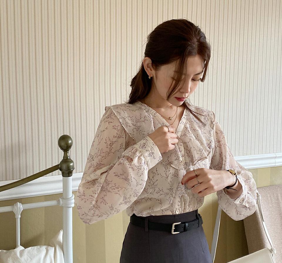 フリル花柄シアーブラウス・全2色・b00095 レディース 【bl】韓国ファッション トップス ブラウス 長袖 Vネック 襟コンシャス フリル 花柄 フラワー フローラル シアー シンプル カジュアル フェミニン ガーリー 春 秋 冬 セール