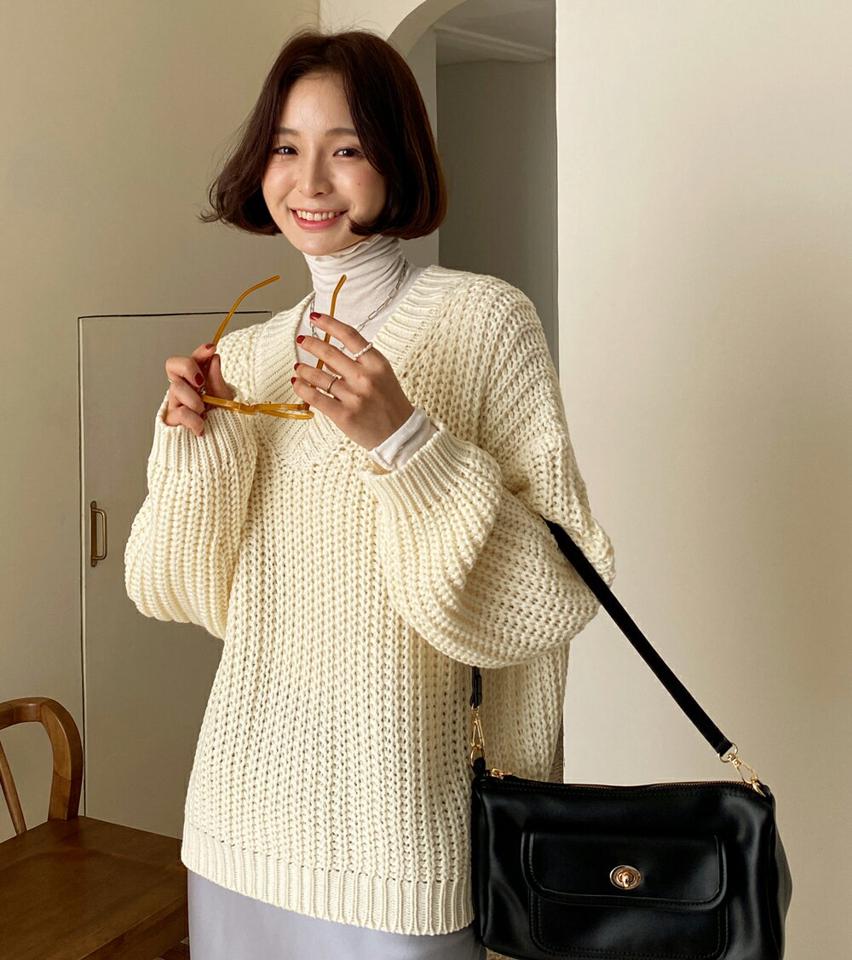 Vネックルーズニット・全5色・b66563 レディース 【tops】韓国ファッション トップス ニット 大人 長袖 Vネック ルーズ ローゲージ カラーニット ドロップショルダー シンプル フェミニン カジュアル 秋 冬