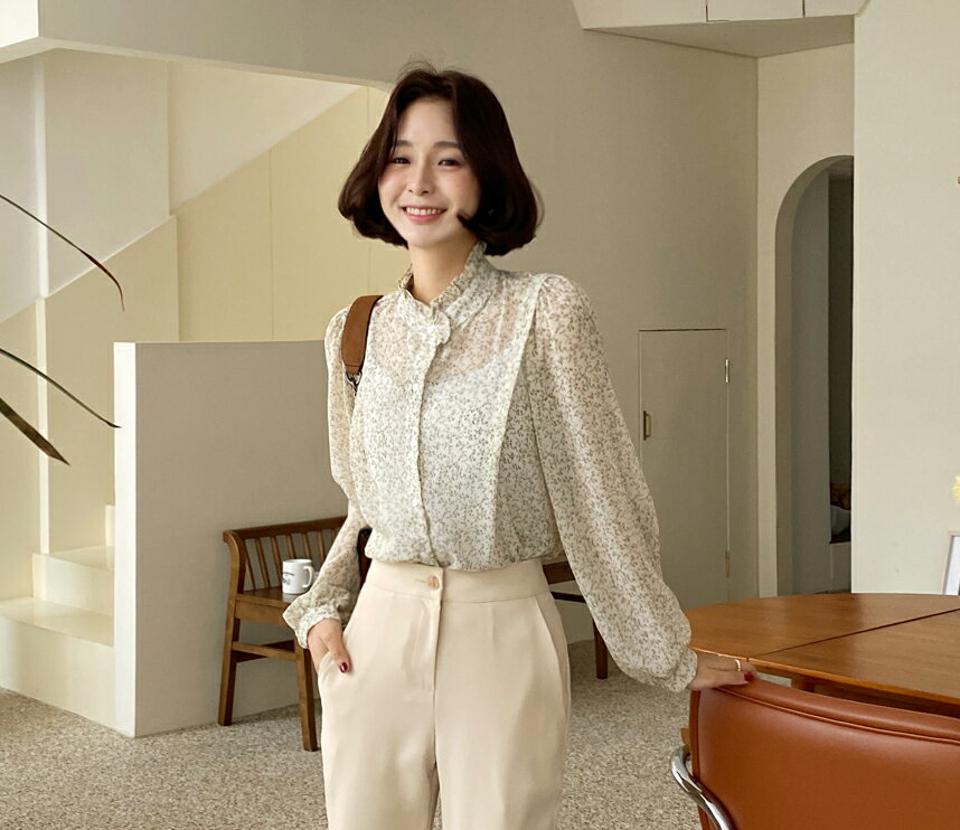 フリルネック花柄ブラウス・全3色・b66570 レディース 【bl】韓国ファッション トップス ブラウス 長袖 フリルネック 小花柄 花柄 フローラル フラワー パフスリーブ シンプル カジュアル フェミニン ガーリー 春 秋 冬